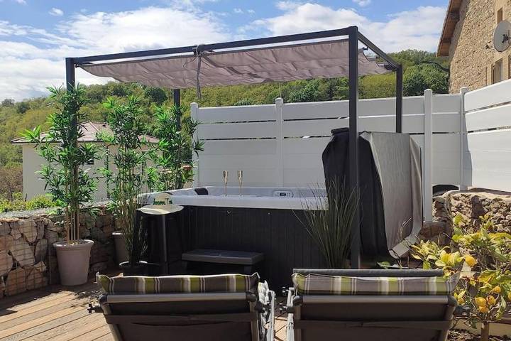 Location de vacances pour 5 personnes, avec terrasse et vue à Panossas - 2