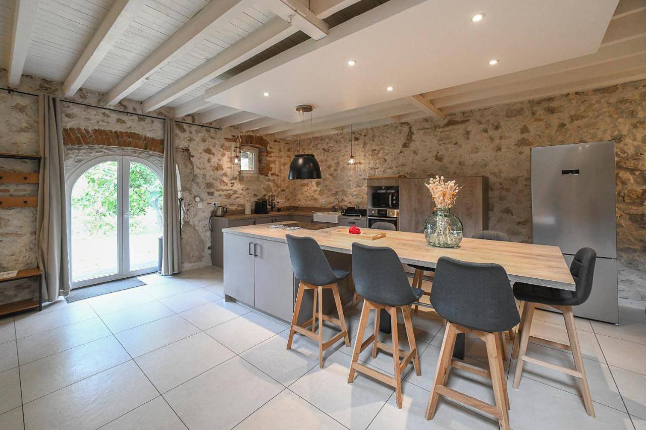 Five-Bedroom House in Champagneux, Région de Chambéry