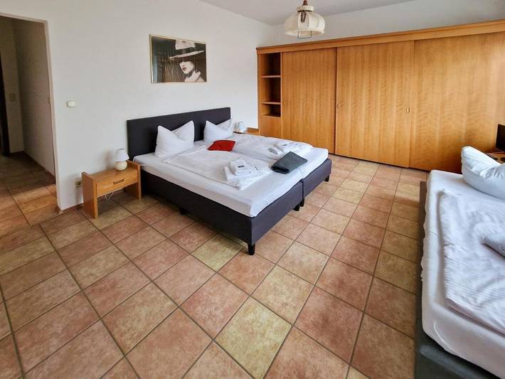 Hotel für 2 Personen, mit Terrasse und Garten sowie Pool und Sauna in Neukirchen (Niederbayern) - 2