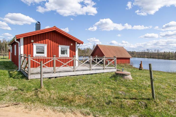 Ferienhaus für 6 Personen, mit Terrasse und Seeblick in Smaland - 2