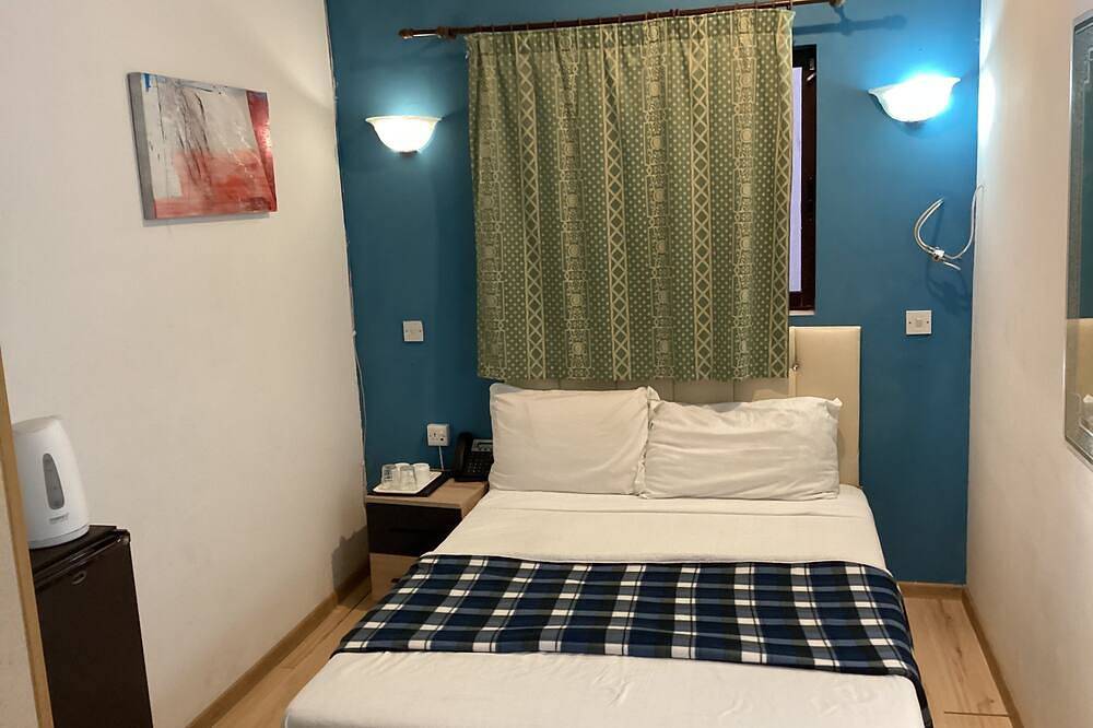 Guesthouse with pool with Ac and Wifi in fabulous Naxxar/ Qawra in Naxxar, Malta Island