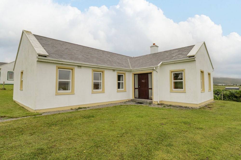 Cottage for 6 People in Achill Island, County Mayo