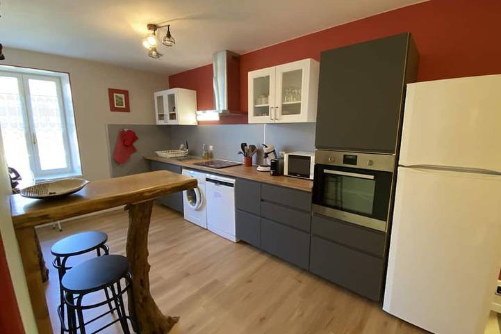 Gîte pour 6 personnes, avec Jardin à Pont-de-Poitte