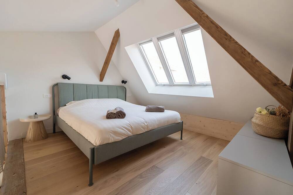 Ganze Wohnung, Two new, adjoining lofts in a former cannery: terraces and parking. in Saintes, Saintes und Umgebung