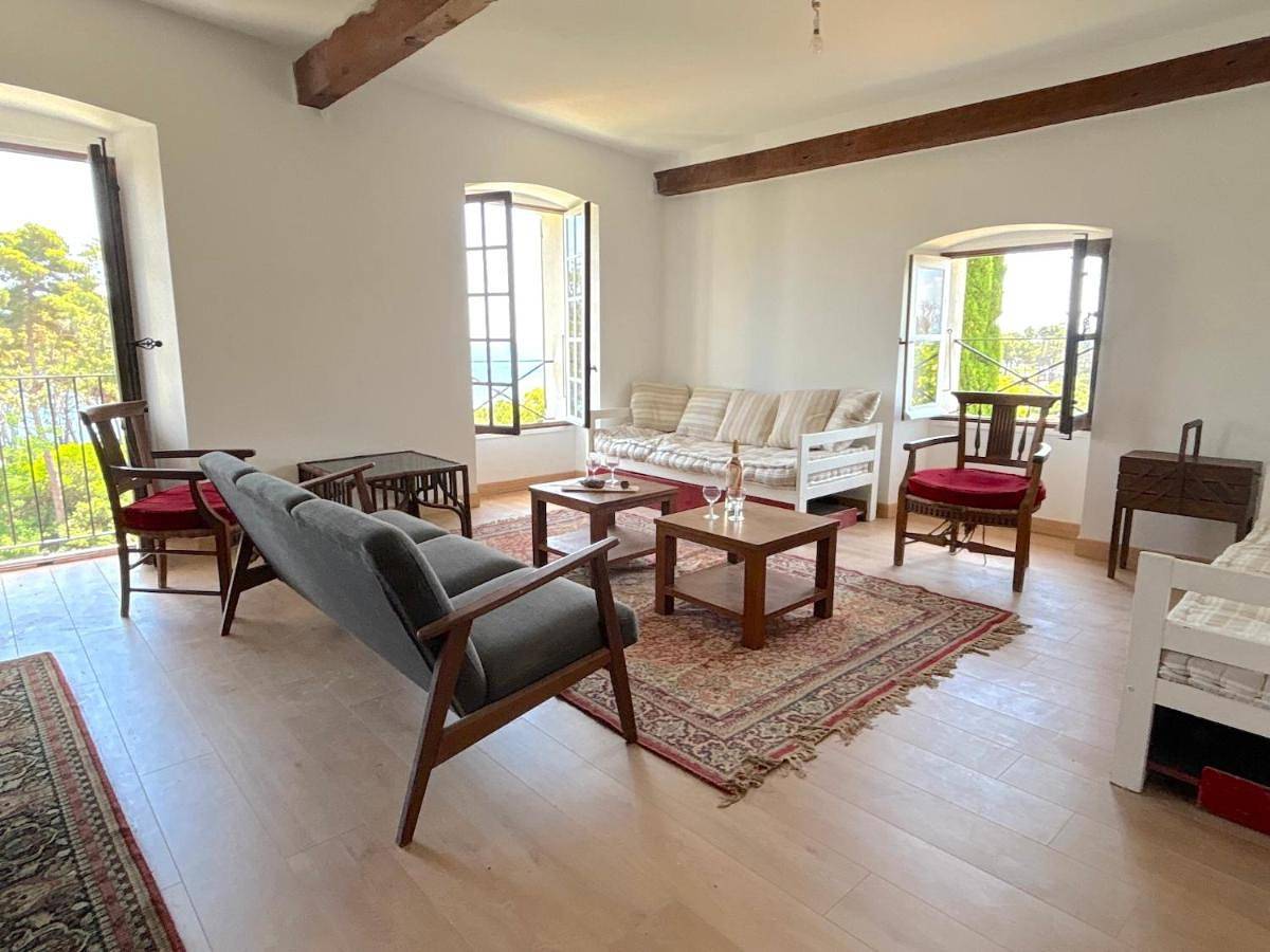 Appartement entier, Three-Bedroom Apartment with Sea View in Aléria, Arrondissement de Corte