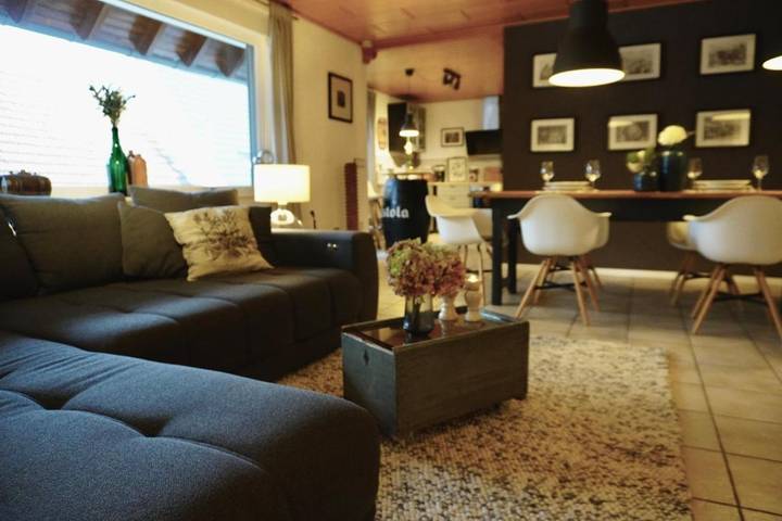 Ferienwohnung für 4 Personen, mit Balkon und Terrasse in Heuchelheim-Klingen