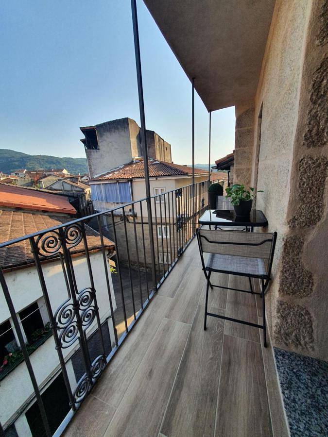 Apartamento para 3 personas, con Balcón además de Terraza y Vistas en Allariz