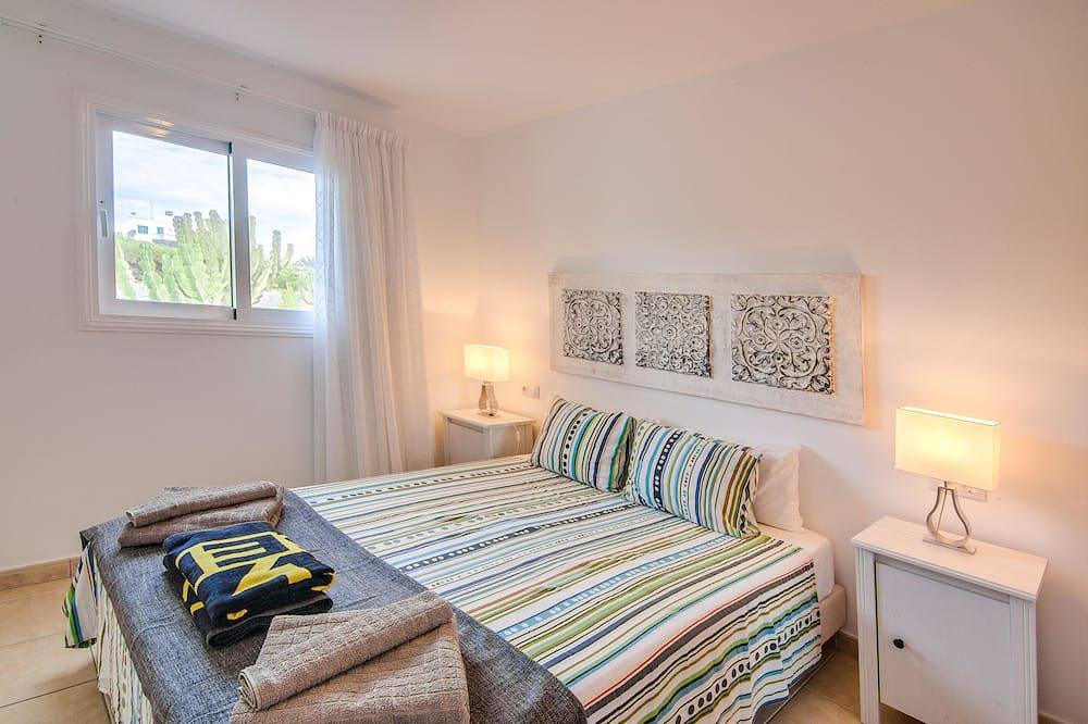 A3, in a small complex with communal heated pool 100m from the sea in Charco del Palo, Teguise