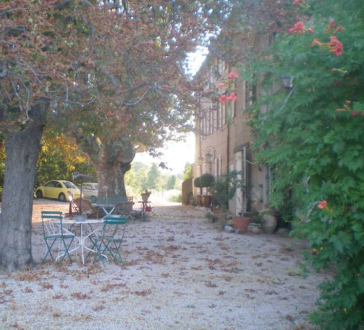 Chambre d’hôte pour 5 personnes, avec terrasse ainsi que vue et jardin dans le Var - 4