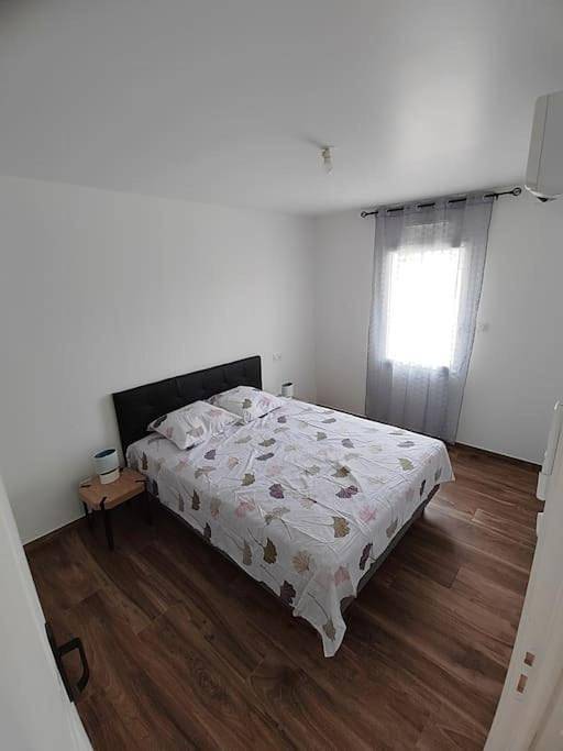 Location de vacances pour 6 personnes, avec terrasse à Chambretaud - 3