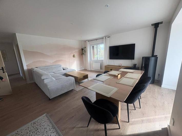 Gîte pour 8 personnes, avec vue ainsi que jardin et terrasse dans Lac de Naussac - 2