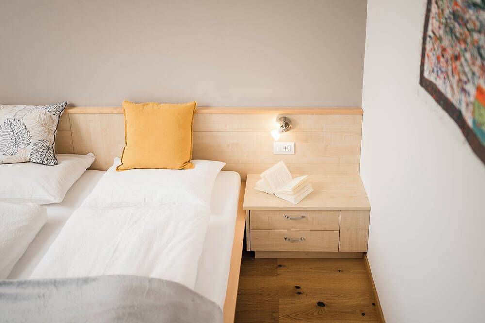 Ganze Wohnung, Weinberg Apartments, Fw für 4 Personen mit Brixen Südtirol Guest Pass in Raas, Natz-Schabs