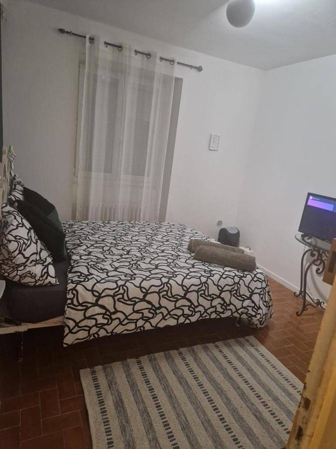 Double Room in Bédarrides, Vaucluse