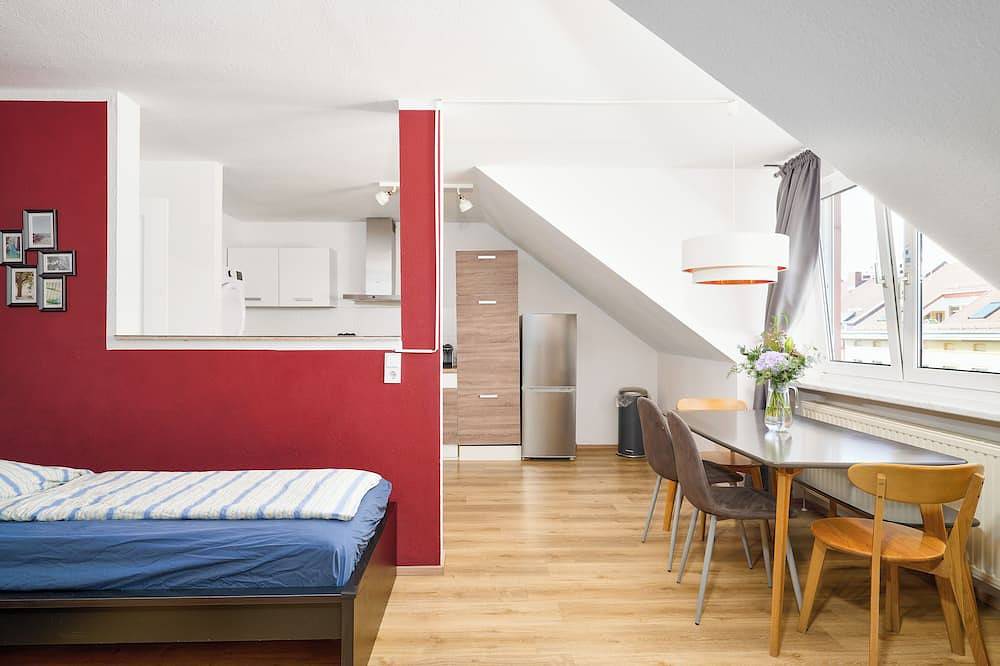 Ganze Wohnung, Gemütliche Dach-Wohnung – zentrale Lage & Netflix & Parkplatz in Leipzig, Leipzig und Umgebung