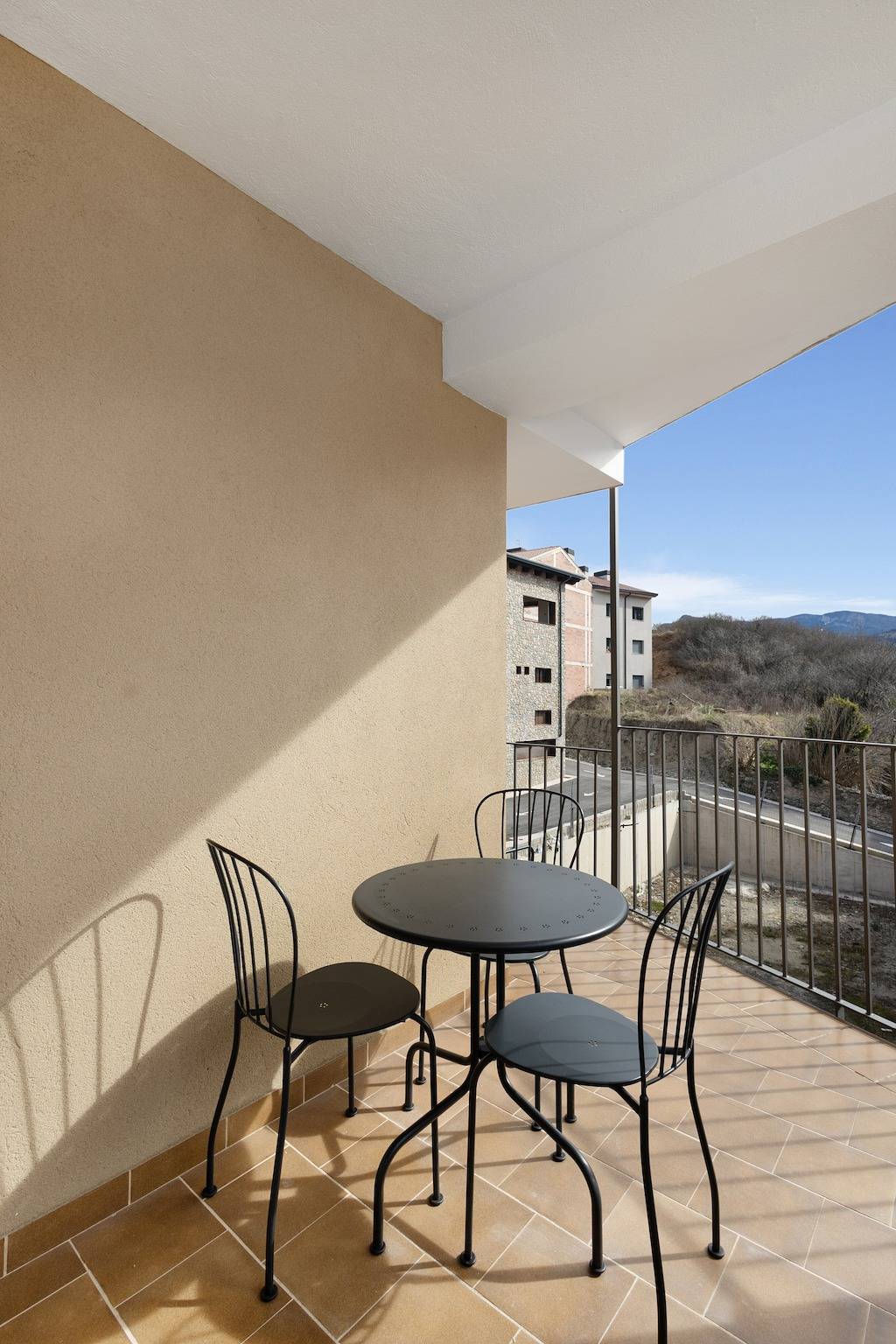 Apartamento en hotel 'Be1960 4' con vistas a la montaña, Wi-Fi y aire acondicionado in Bagá, Pirineo Catalan