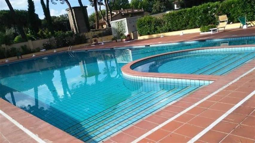 Appartamento per 4 persone, con Balcone e Idromassaggio nonché Terrazza e Piscina a Cinquale