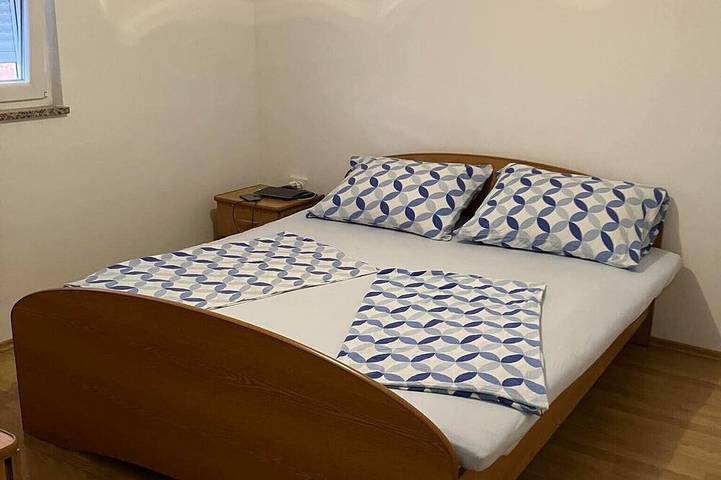 Ferienhaus für 12 Personen, mit Balkon und Garten in Povljana - 3