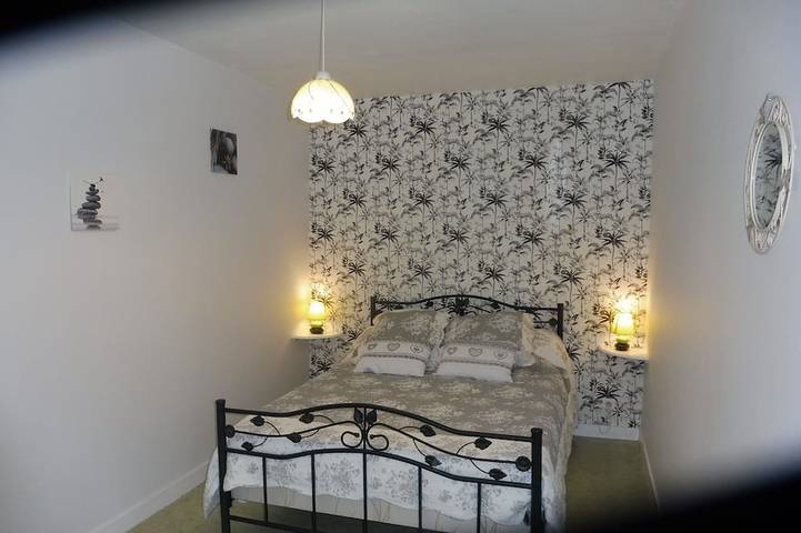 Location de vacances pour 6 personnes, avec jacuzzi ainsi que terrasse et jardin à Les Champs-Géraux - 2