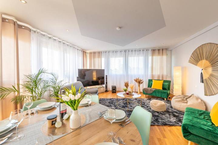 Ferienwohnung für 8 Personen, mit Terrasse und Ausblick in Filderstadt