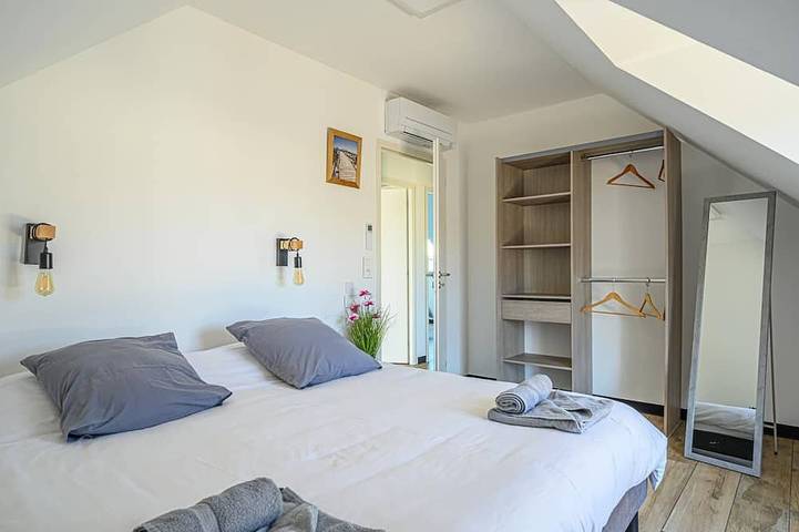 5 star villa 100 m beach, 18 people, swimming pool, spa, cinema room in Sarzeau, Côte des Mégalithes