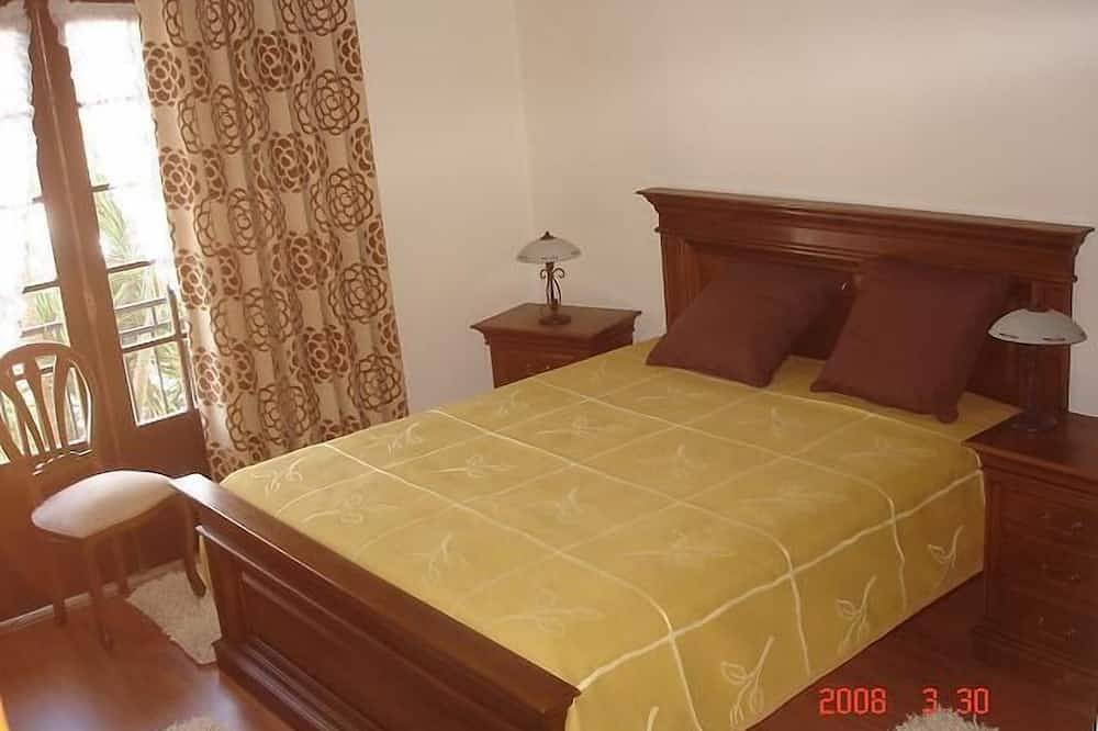 Casa San Bernardo -2Pisos7Quartos 2/16 Pax- neben dem Kloster und in der Nähe von den Stränden in Alcobaça e Vestiaria, Leiria District