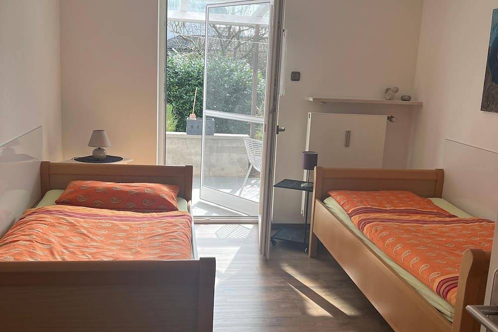 Ganze Wohnung, Ferienwohnung 72 qm für 2-6 Personen mit 2 Schlafzimmern und Terrasse in Riedering, Landkreis Rosenheim