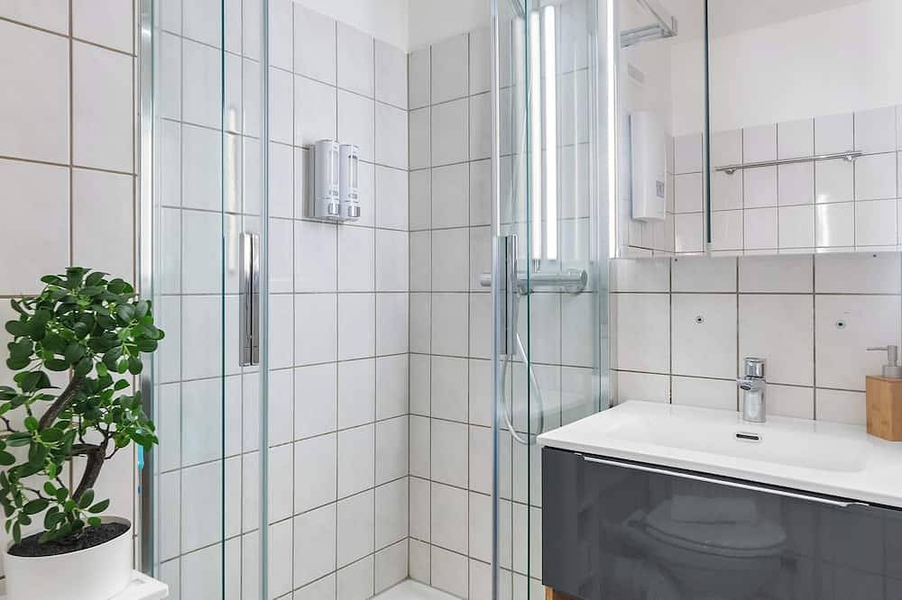 Entire apartment, Basic but comfortable, cosi - 30 min to Dusseldorf exhibition/fair, great value in Homberg/Ruhrort/Baerl, Duisburg