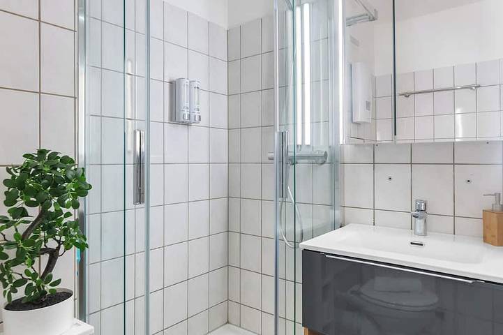Appartement entier, Basic but comfortable, cosi - 30 min to DUsseldorf exhibition/fair, great value in Homberg/Ruhrort/Baerl, Duisbourg