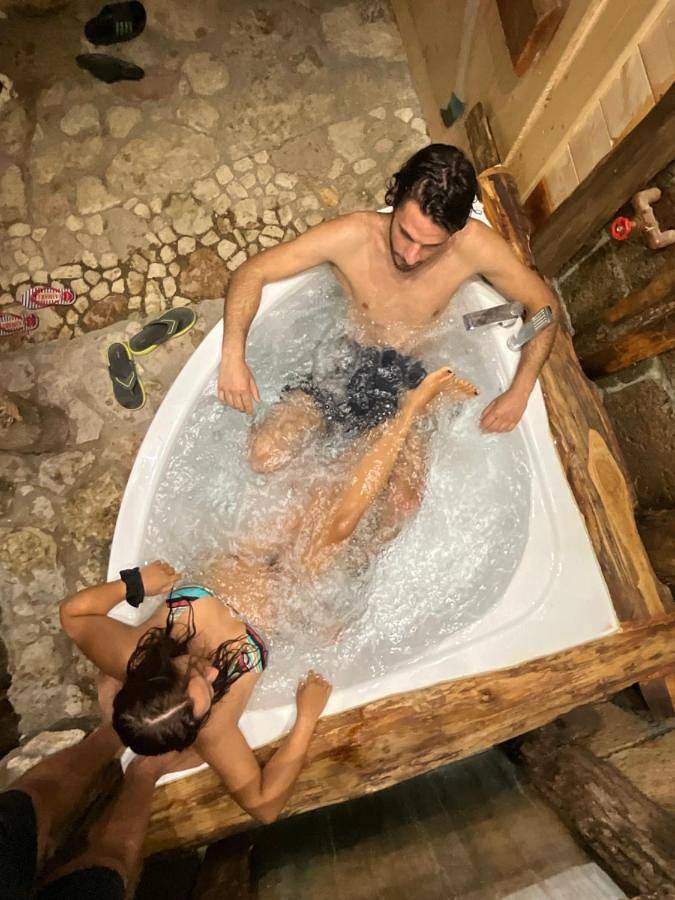 Gîte pour 2 personnes, avec Balcon et Jacuzzi ainsi que Terrasse et Jardin à Tossicia