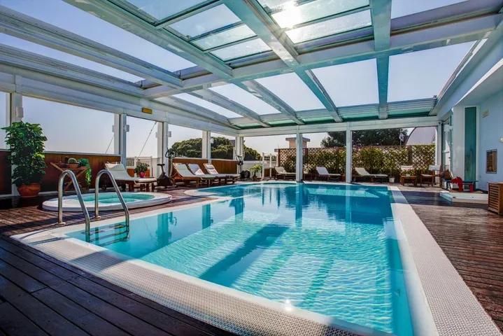 Residence per 5 persone, con terrazza e piscina nonché piscina per bambini e idromassaggio - 1