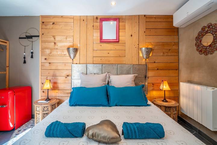 Chambre d’hôte pour 2 personnes, avec jardin ainsi que bassin pour enfant et jacuzzi, adapté aux familles dans l' Aude - 4