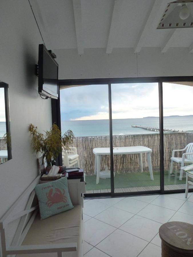 Gîte pour 4 personnes, avec vue et terrasse, animaux acceptés dans Plage du Débarquement (La Croix-Valmer) - 2