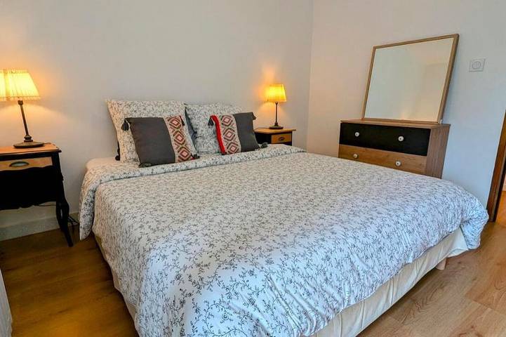 Gîte pour 16 personnes, avec piscine ainsi que jardin et terrasse à Nuits-Saint-Georges - 4