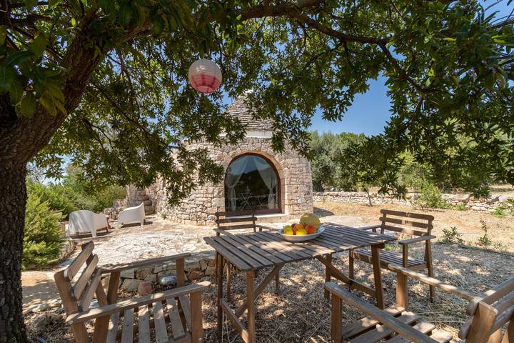 Villa Trulli Colle Specchia con piscina privata e tanta natura in Panza (Puglia), Cisternino