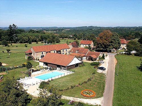 Gîte pour 6 personnes, avec piscine et jardin