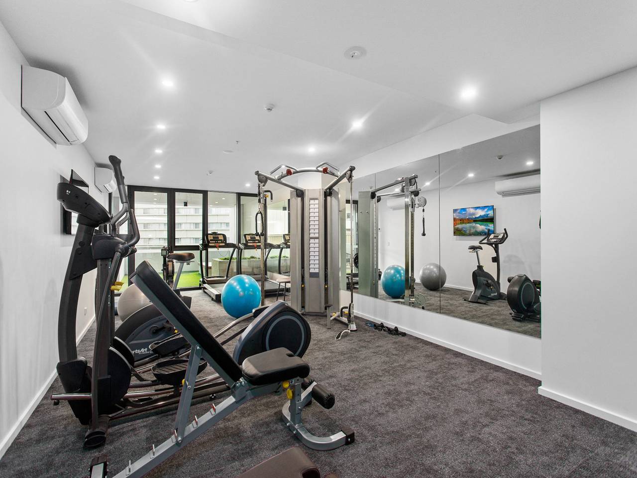 Ganze Wohnung, Zentrales 2-Bett mit Fitnessstudio, Grill und atemberaubender Aussicht in North Canberra, Canberra