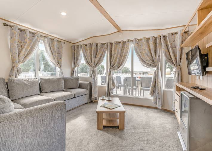Glamping for 8 people in Sussex