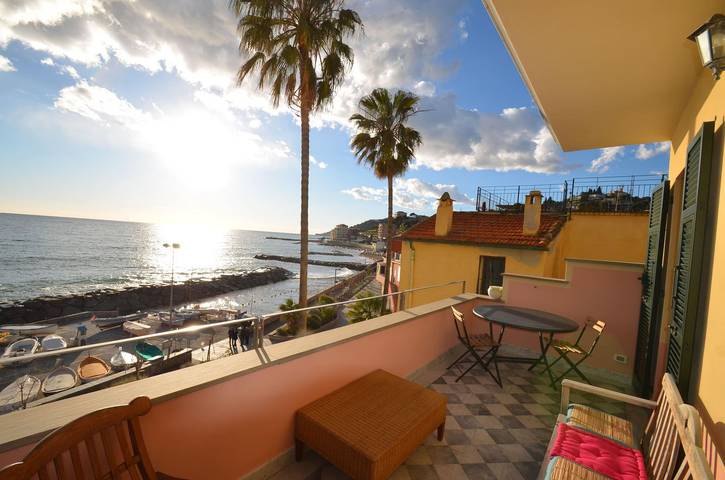 Ferienwohnung für 4 Personen, mit Balkon und Terrasse sowie Garten in Imperia - 2