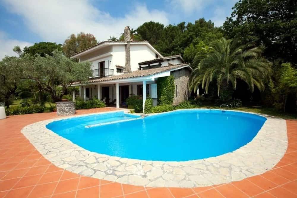 Villa signorile alle porte della divina costiera amalfitana con piscina eslusiva in Cava dei Tirreni, Costa tirrenica Campania