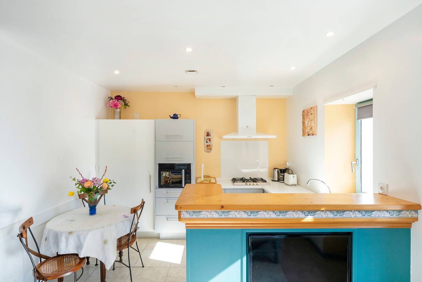 Entire apartment, Apartment "Gîte à Sare" with Mountain View, Private Terrace, and Wi-Fi in Sare, Bayonne region