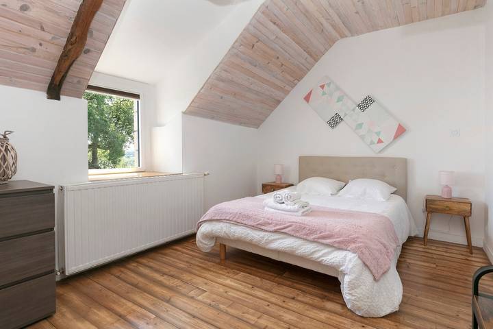 Holiday home “La Grande Jeane” with private pool, terrace, and Wi-Fi in Béganne, Vannes region