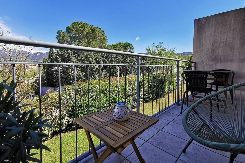 Ganze Wohnung, 100m from the center! Apartment with balcony in Trets, Aix-en-Provence und Umgebung