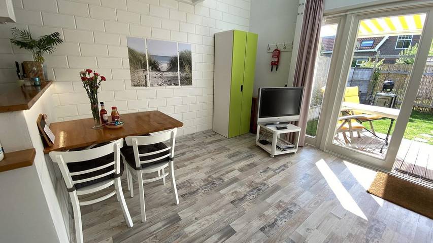 Ferienhaus für 3 Personen, mit Balkon/Terrasse und Whirlpool sowie Terrasse und Sauna in Scharendijke - 4