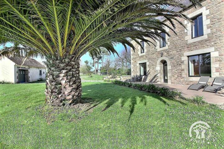 Gîte pour 10 personnes, avec terrasse et jardin, animaux acceptés à Lézardrieux - 2