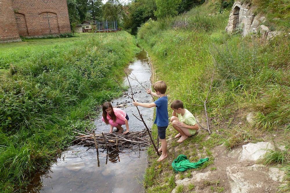 Large holiday home for families and groups.\nwith yoga/playroom and garden in Sudeten (Polonia)