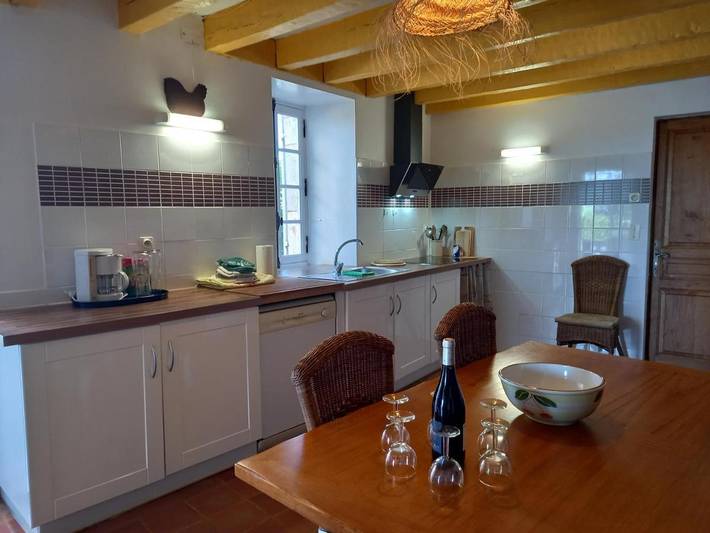 Location de vacances pour 4 personnes, avec jardin ainsi que piscine et vue, animaux acceptés à Sauveterre-la-Lémance - 3