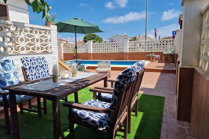 Chalet für 4 Personen, mit Terrasse und Garten sowie Pool in Riumar