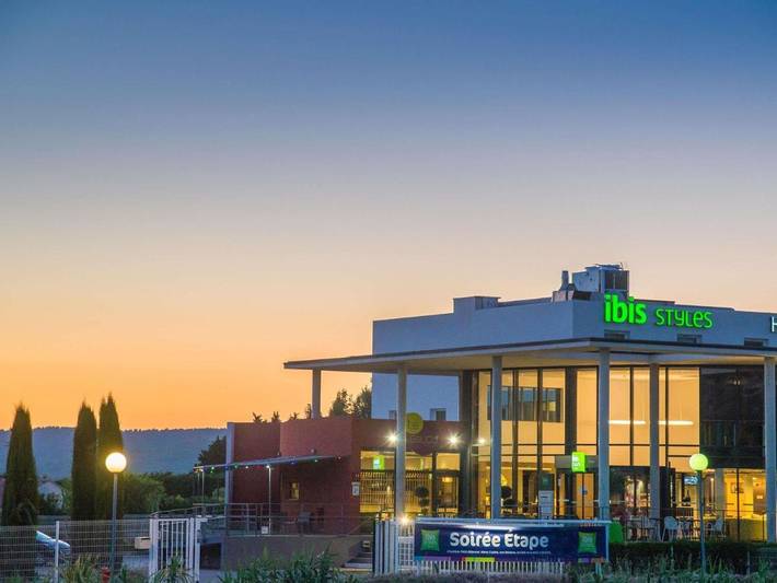 Hôtel pour 2 personnes, avec piscine et terrasse, animaux acceptés