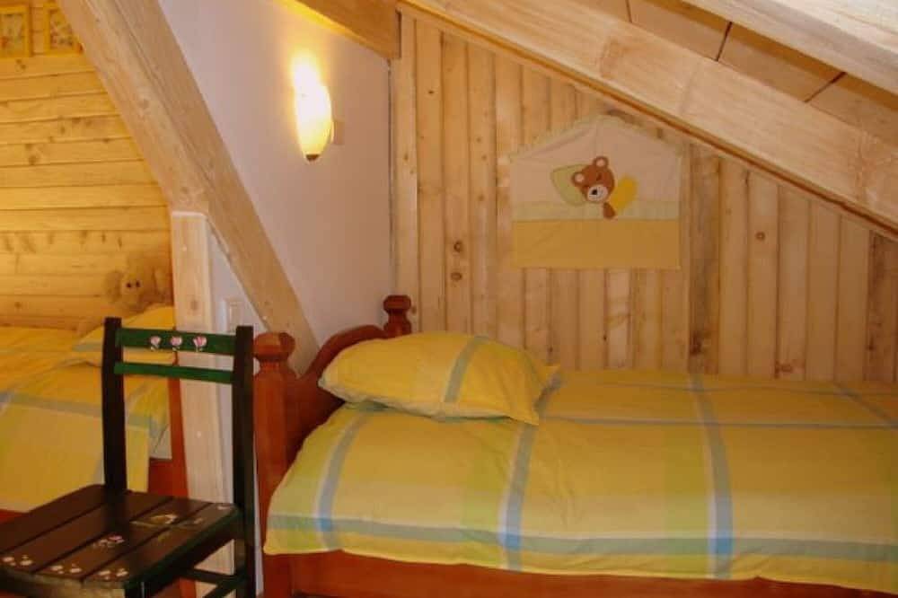 Ker Carlit, Atout France-Chalet-Vista a la Montana-Familiar-Baño para person... in Saint-Pierre-dels-Forcats, Parque Natural Regional de los Pirineos Catalanes
