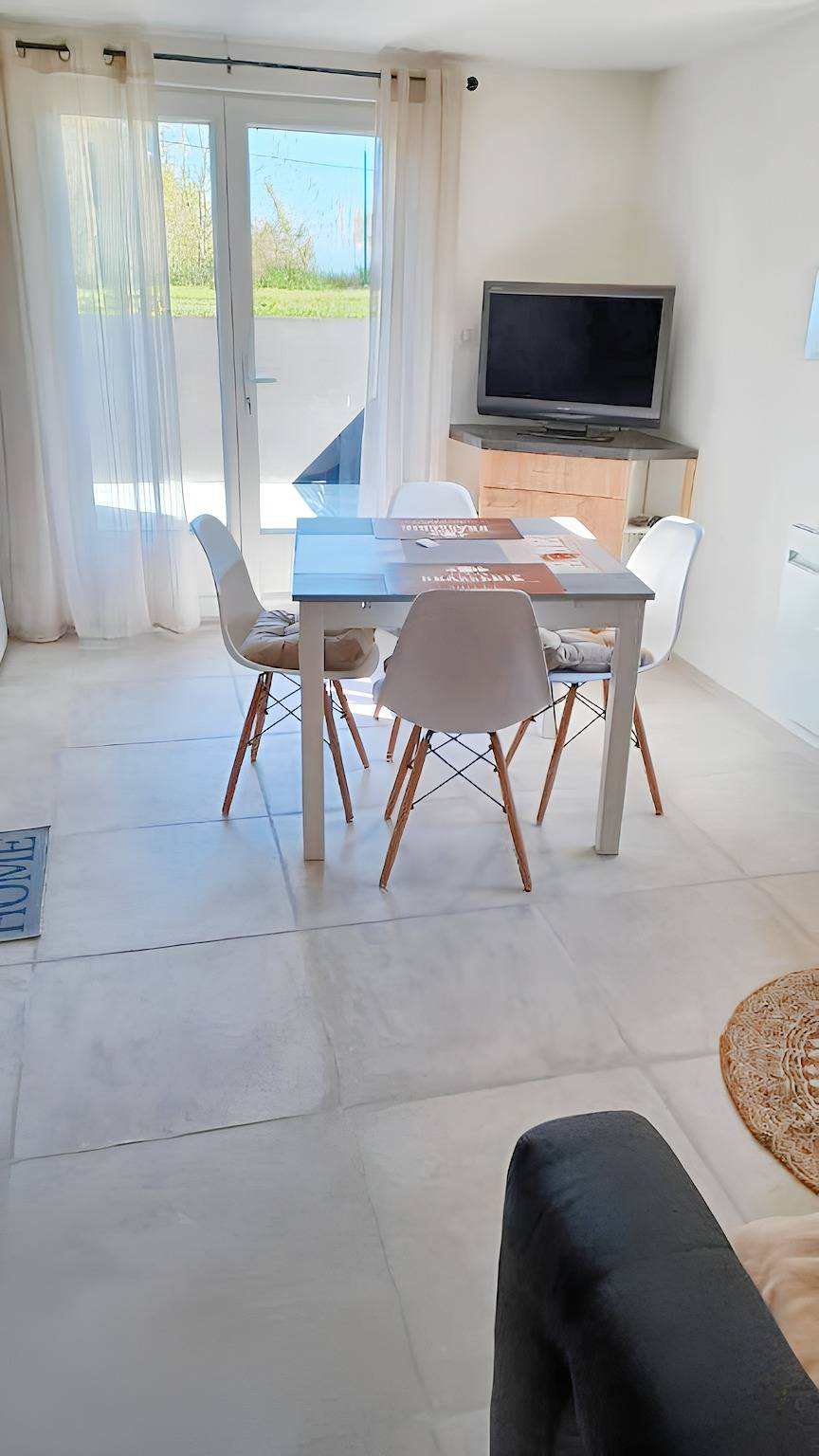 Entire apartment, Cosy Apartment in Publier - 30 m², Sunny Terrace in Marin, Thonon-les-Bains region